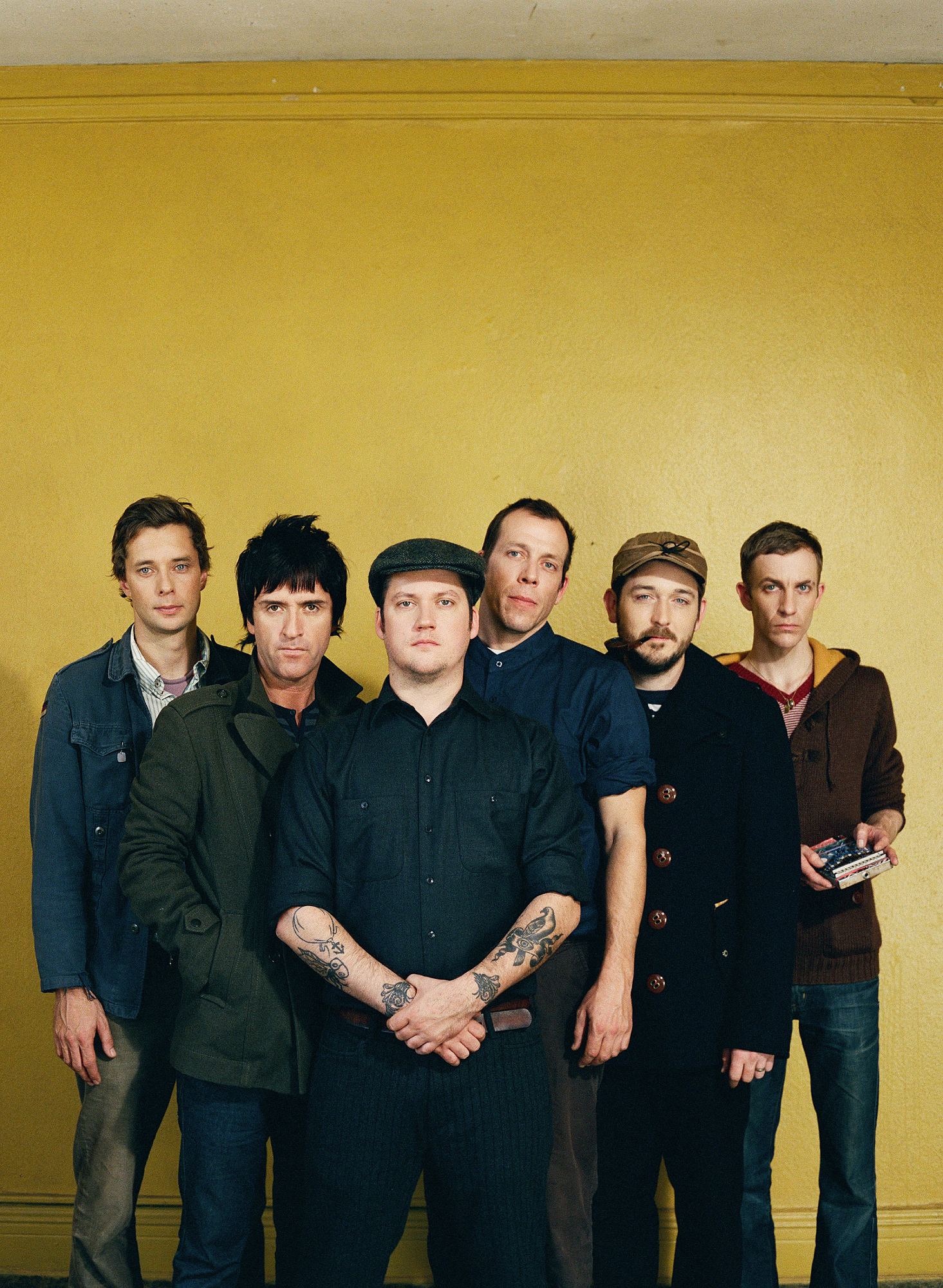 Joe Plummer, Johnny Marr, Isaac Brock, Tom Peloso, Eric Judy et Jeremiah Green de Modest Mouse en 2007 (Photo de Wendy Redfern/Redferns)