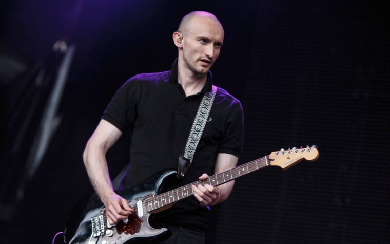 Rob Harvey de The Music partage la nouvelle de son premier album solo : « Je voulais me concentrer sur la beauté et l'amour » Rob Harvey de The Music partage la nouvelle de son premier album solo : « Je voulais me concentrer sur la beauté et l'amour »