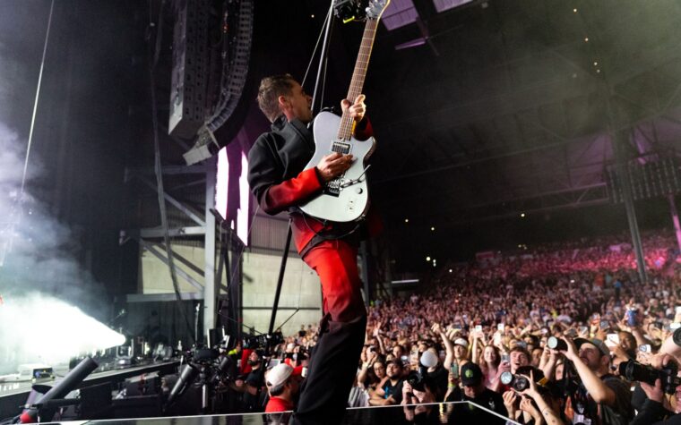 Matt Bellamy de Muse parle de son intention de marquer le 20e anniversaire de « Black Holes & Revelations » Matt Bellamy de Muse parle de son intention de marquer le 20e anniversaire de « Black Holes & Revelations »