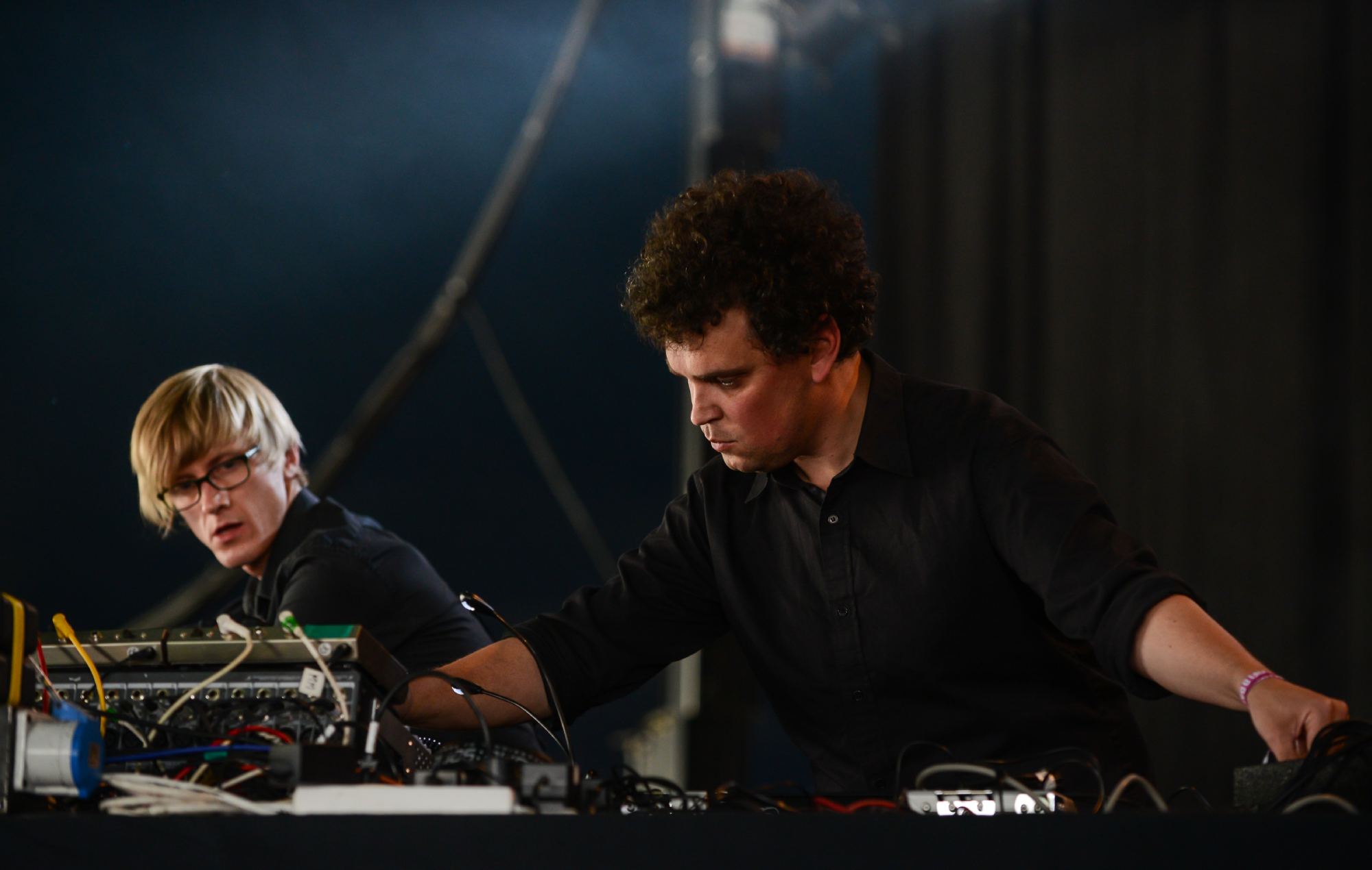 Jas Shaw et James Ford de Simian Mobile Disco au Field Day Festival 2014 (Photo d'Andy Sheppard/Redferns via Getty Images)