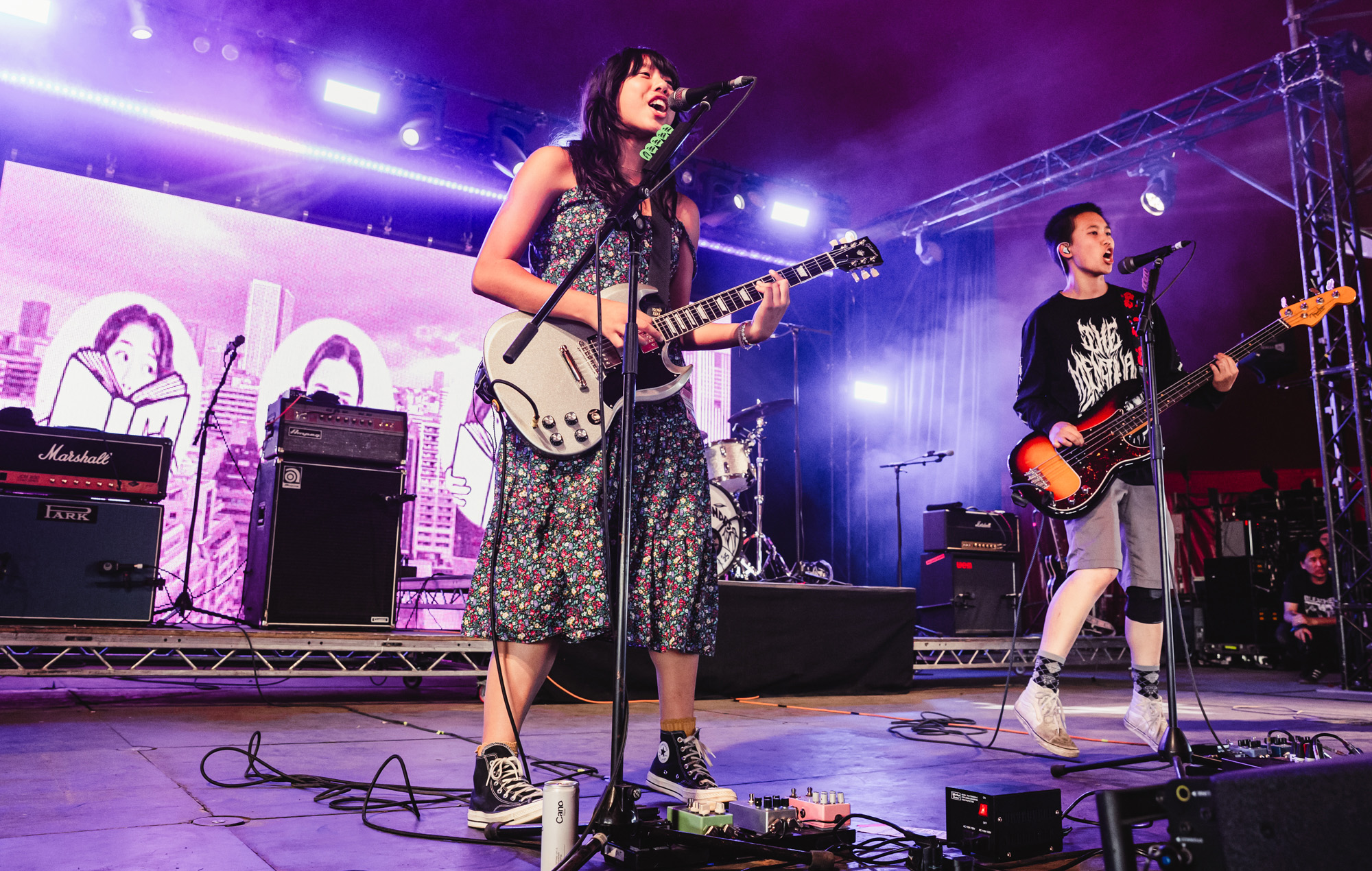 Les Linda Lindas en concert à Reading 2025. Crédit : Andy Ford pour NME