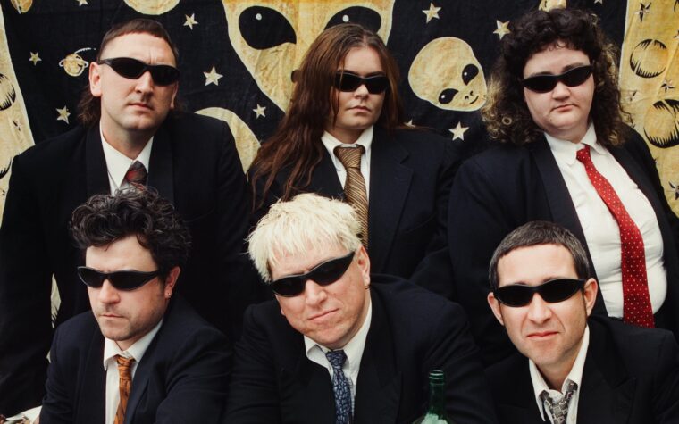 The Mary Wallopers sur « Irish expression » et leur nouvel album « plus heavy » « Paddywhackery » : « Si les Anglais savaient ce qui s'est passé, ils ne marcheraient pas si vite avec les croix de Saint-Georges » The Mary Wallopers sur « Irish expression » et leur nouvel album « plus heavy » « Paddywhackery » : « Si les Anglais savaient ce qui s'est passé, ils ne marcheraient pas si vite avec les croix de Saint-Georges »