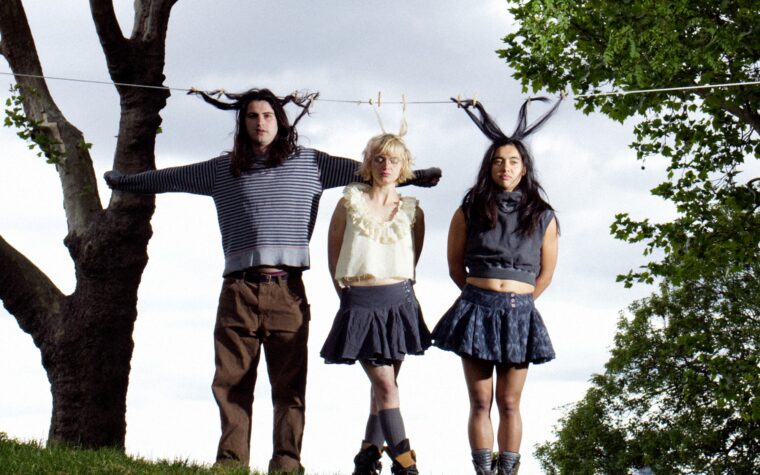 Mary In The Junkyard – « Role Model Hermit » : un premier film qui équilibre courage et grandeur Mary In The Junkyard – « Role Model Hermit » : un premier film qui équilibre courage et grandeur