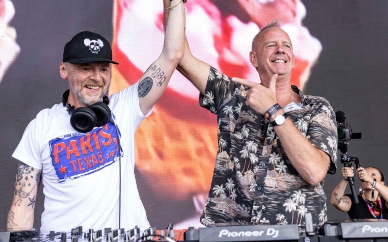 Regardez Fatboy Slim accueillir Simon Pegg et Brighton Gay Men's Chorus à Big Beach Boutique 7 Regardez Fatboy Slim accueillir Simon Pegg et Brighton Gay Men's Chorus à Big Beach Boutique 7