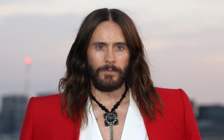 Jared Leto répond aux accusations d'inconduite sexuelle de quatre femmes alors qu'elles étaient adolescentes Jared Leto répond aux accusations d'inconduite sexuelle de quatre femmes alors qu'elles étaient adolescentes