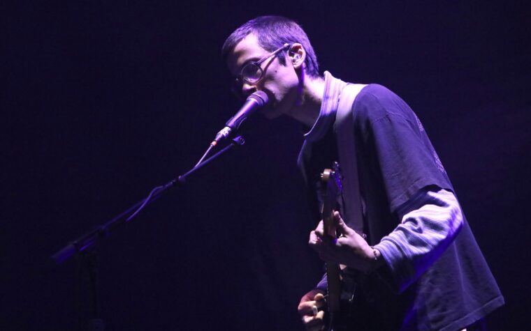 DIIV annonce le nouvel album « ZIRP ! » produit par AG Cook via une hotline énigmatique DIIV annonce le nouvel album « ZIRP ! » produit par AG Cook via une hotline énigmatique
