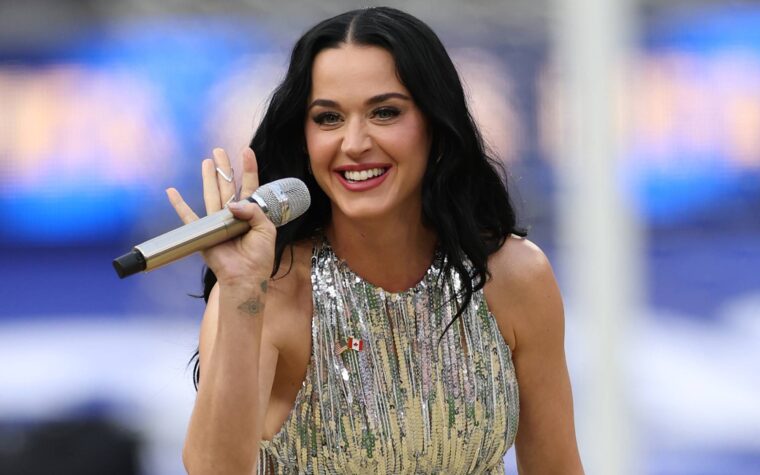 Katy Perry condamne la Maison Blanche pour avoir utilisé un « feu d'artifice » dans une vidéo sur les frappes militaires en Iran Katy Perry condamne la Maison Blanche pour avoir utilisé un « feu d'artifice » dans une vidéo sur les frappes militaires en Iran