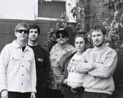Militarie Gun partage le nouveau single chatoyant "World's Away Burning" avec Mannequin Pussy