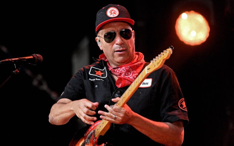 Tom Morello lance le projet commémoratif Mary Morello en l'honneur de sa défunte mère Tom Morello lance le projet commémoratif Mary Morello en l'honneur de sa défunte mère