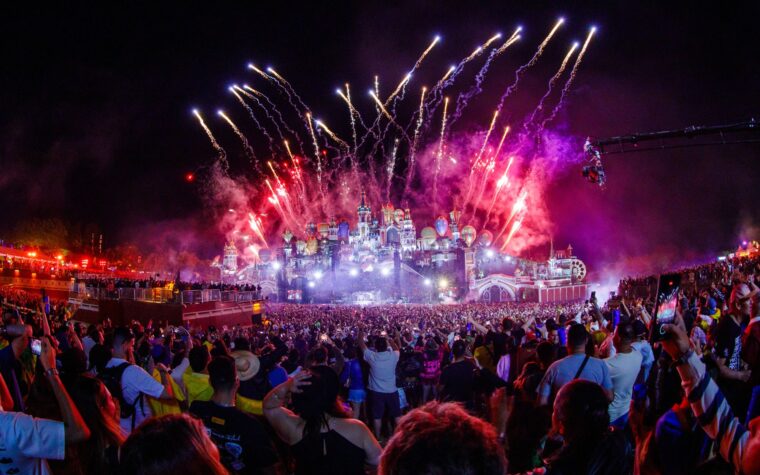 Tomorrowland 2026 prévoit l'interdiction des feux d'artifice « à grande échelle » avec des « pièces pyrotechniques limitées » pour le deuxième week-end en raison des craintes d'incendies de forêt Tomorrowland 2026 prévoit l'interdiction des feux d'artifice « à grande échelle » avec des « pièces pyrotechniques limitées » pour le deuxième week-end en raison des craintes d'incendies de forêt