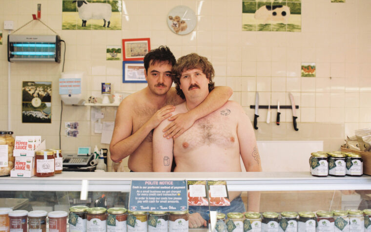Getdown Services – Critique de « Massive Champion » : un triomphe improbable du cœur et de l'humour Getdown Services – Critique de « Massive Champion » : un triomphe improbable du cœur et de l'humour