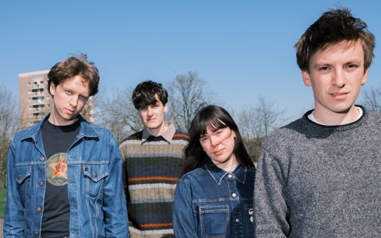 Westside Cowboy – Critique de « It Goes On » : les nouveaux guitaristes de Manchester mettent un bras autour de votre épaule Westside Cowboy – Critique de « It Goes On » : les nouveaux guitaristes de Manchester mettent un bras autour de votre épaule