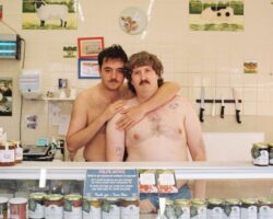 Getdown Services – Critique de « Massive Champion » : un triomphe improbable du cœur et de l'humour