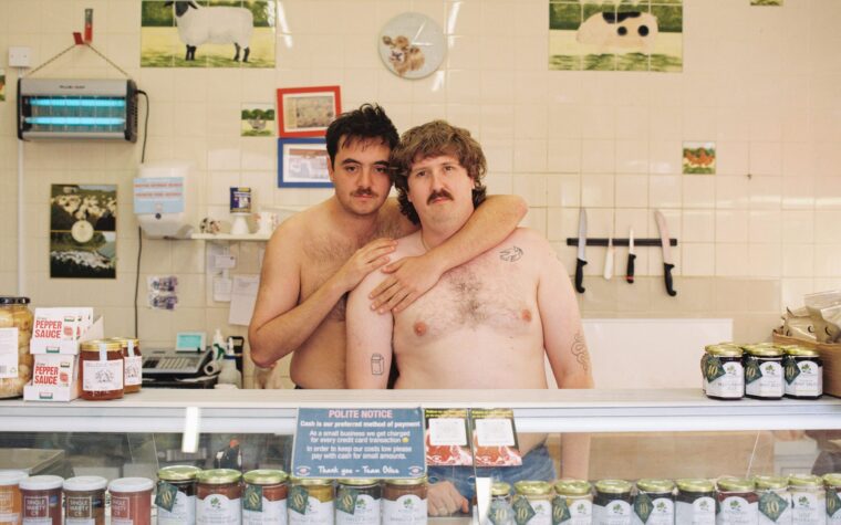 Getdown Services – Critique de « Massive Champion » : un triomphe improbable du cœur et de l'humour Getdown Services – Critique de « Massive Champion » : un triomphe improbable du cœur et de l'humour