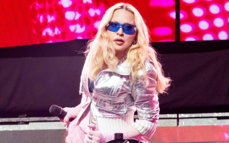 Emily Eavis confirme que les têtes d'affiche de Glastonbury 2027 sont réservées alors qu'elle répond aux rumeurs de Madonna Emily Eavis confirme que les têtes d'affiche de Glastonbury 2027 sont réservées alors qu'elle répond aux rumeurs de Madonna