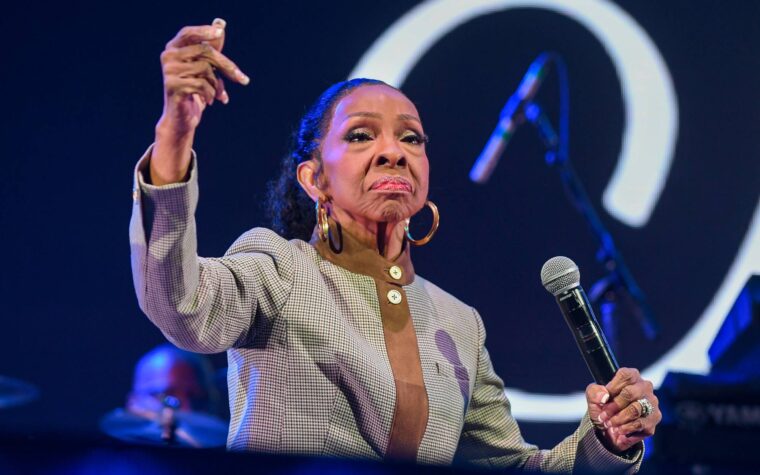 Gladys Knight dit qu'elle jouera moins de spectacles en raison des inquiétudes suscitées par ses récentes performances Gladys Knight dit qu'elle jouera moins de spectacles en raison des inquiétudes suscitées par ses récentes performances