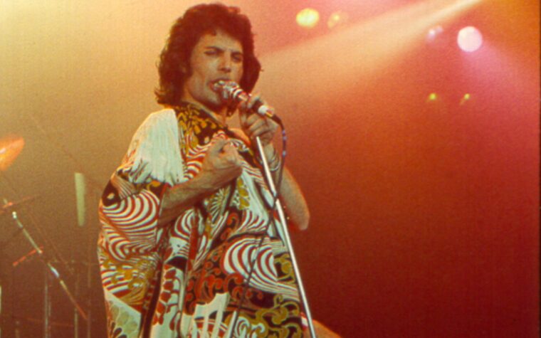 L'ancien bassiste de Queen, Barry Mitchell, décède alors que les fans lui rendent hommage : « Une terrible nouvelle » L'ancien bassiste de Queen, Barry Mitchell, décède alors que les fans lui rendent hommage : « Une terrible nouvelle »
