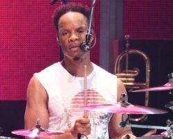 Le batteur de Earth, Wind & Fire, John Paris, dans le coma provoqué après une urgence médicale avant le concert à San Francisco