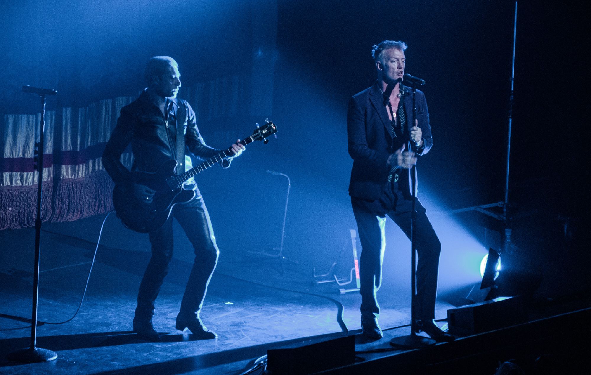 Josh Homme et Mikey Shoes de Queens Of The Stone Age au Dolby Theatre, novembre 2025 (Photo par Harmony Gerber/Getty Images)