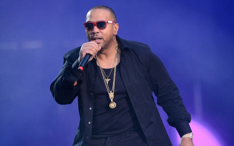 Regardez Timbaland interpréter uniquement les fois où il dit « EH » dans « Say It Right » de Nelly Furtado Regardez Timbaland interpréter uniquement les fois où il dit « EH » dans « Say It Right » de Nelly Furtado