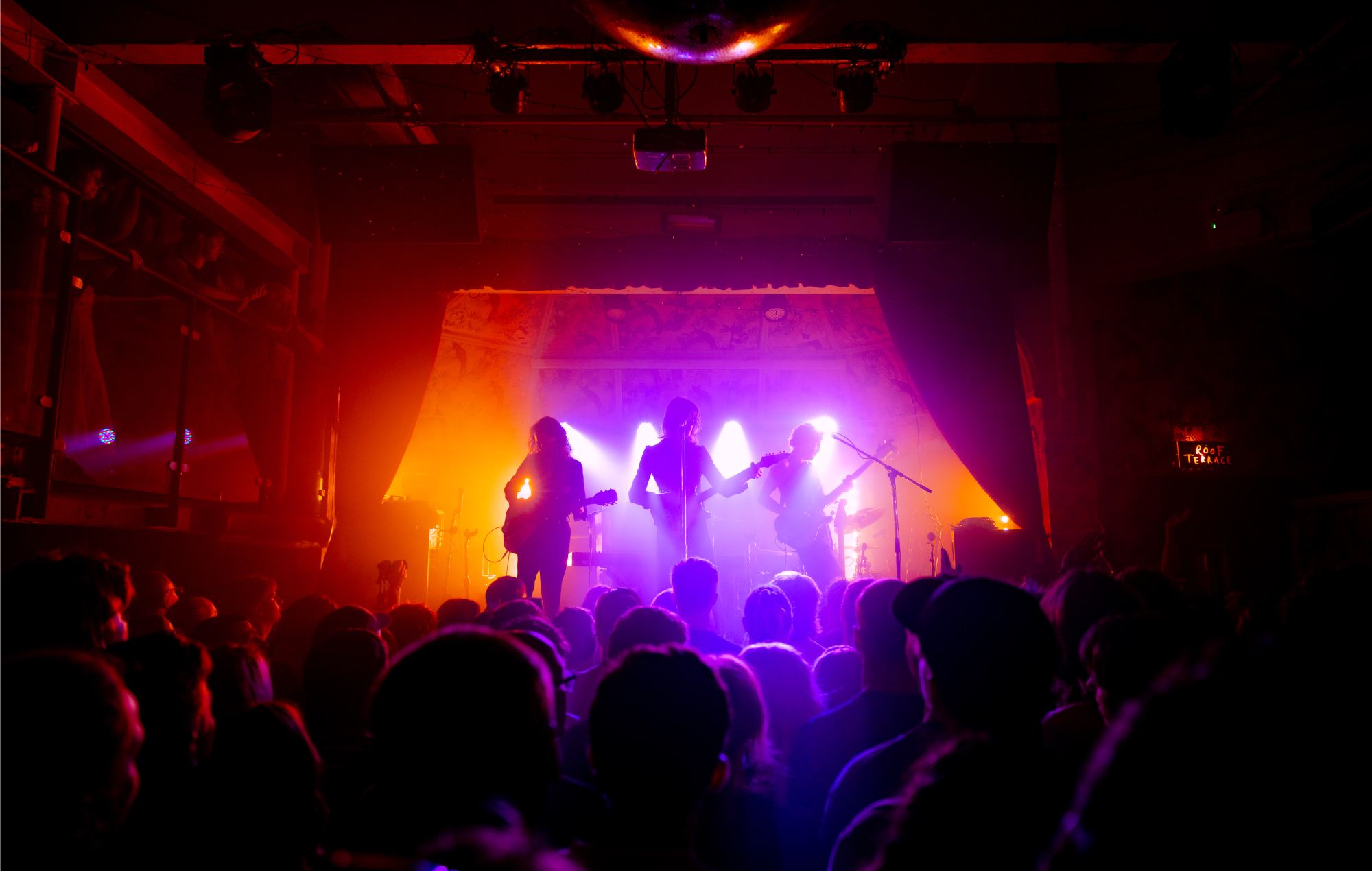 Blossoms vit au Deaf Institute de Manchester. Crédit : Ewan Ogden
