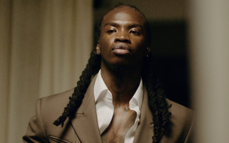 Lancey Foux à propos de « The Time Of Our Lives » et de son héritage : « Je me déconnecte de tout ce que j'ai construit » Lancey Foux à propos de « The Time Of Our Lives » et de son héritage : « Je me déconnecte de tout ce que j'ai construit »