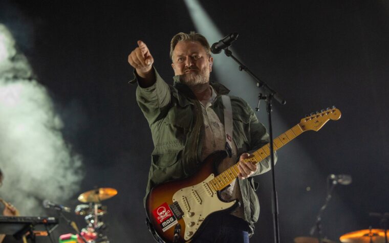 Elbow nous parle des concerts du 25e anniversaire de « Asleep In The Back » de Manchester et de ses nouveaux projets musicaux Elbow nous parle des concerts du 25e anniversaire de « Asleep In The Back » de Manchester et de ses nouveaux projets musicaux