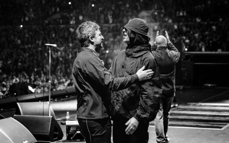 Les images d'Oasis, Charli XCX, Fontaines DC et Geese parmi les nominés aux Abbey Road Music Photography Awards 2026 Les images d'Oasis, Charli XCX, Fontaines DC et Geese parmi les nominés aux Abbey Road Music Photography Awards 2026