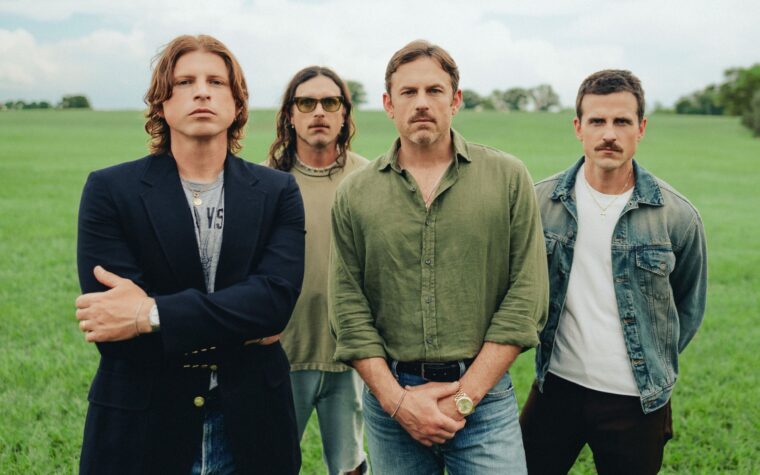 Kings Of Leon annonce un nouvel album nostalgique « O My Beloved » avec le tendre single « My Whole World » Kings Of Leon annonce un nouvel album nostalgique « O My Beloved » avec le tendre single « My Whole World »