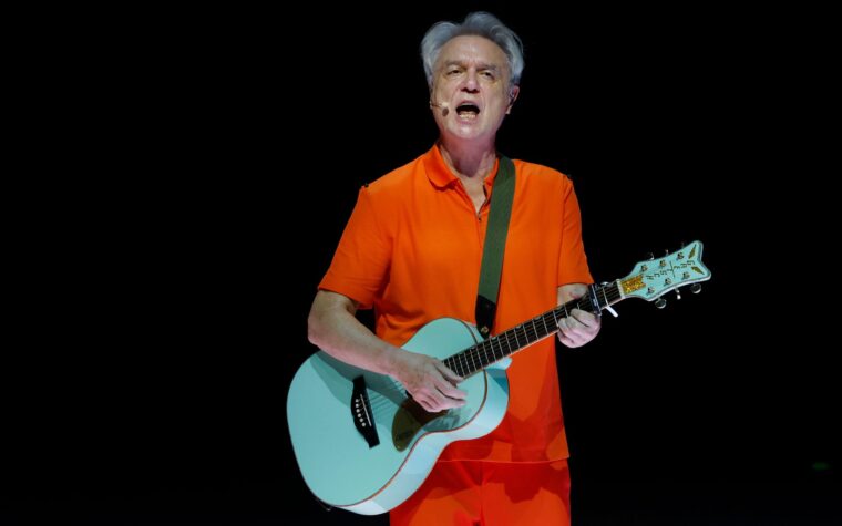 David Byrne a écrit une chanson utilisant uniquement des citations d'Elon Musk pour un nouveau documentaire « cinglant » David Byrne a écrit une chanson utilisant uniquement des citations d'Elon Musk pour un nouveau documentaire « cinglant »