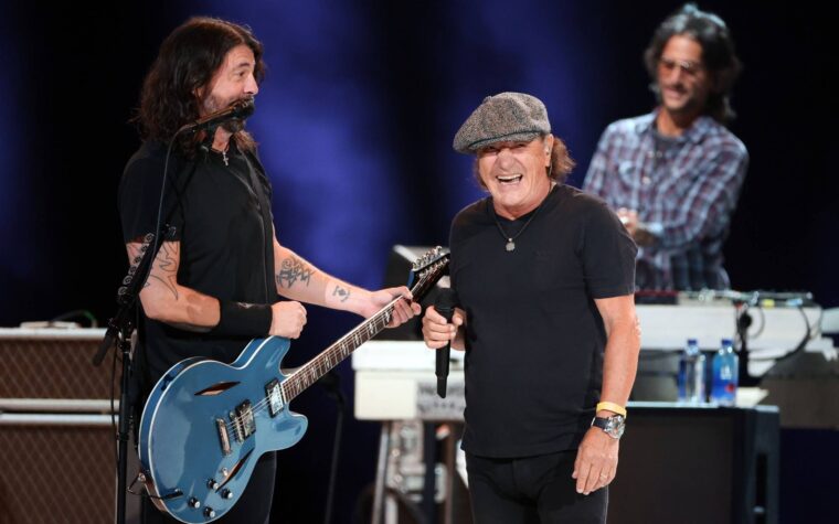 Foo Fighters fera à nouveau la première partie d'AC/DC lors d'un spectacle reprogrammé dans le New Jersey – moins d'un mois après le créneau de support « une nuit seulement » Foo Fighters fera à nouveau la première partie d'AC/DC lors d'un spectacle reprogrammé dans le New Jersey – moins d'un mois après le créneau de support « une nuit seulement »