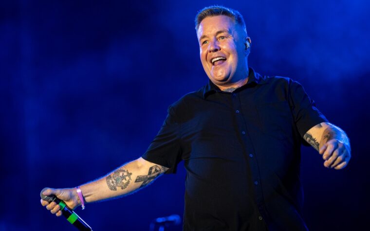 Ken Casey de Dropkick Murphys dit que le traitement réservé à Macklemore par Ed Sheeran « ne convient pas » Ken Casey de Dropkick Murphys dit que le traitement réservé à Macklemore par Ed Sheeran « ne convient pas »