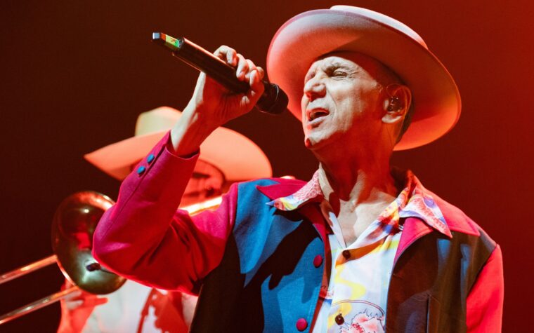 Kevin Rowland des Dexys Midnight Runners « dégoûté » par Reform UK pour l'utilisation de « Allez Eileen » : « Tous les Dexys sont passionnément contre la politique de Farage » Kevin Rowland des Dexys Midnight Runners « dégoûté » par Reform UK pour l'utilisation de « Allez Eileen » : « Tous les Dexys sont passionnément contre la politique de Farage »
