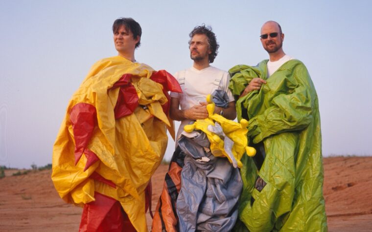 Les Flaming Lips annoncent une réédition du 20e anniversaire de « At War With The Mystics » avec des chansons inédites Les Flaming Lips annoncent une réédition du 20e anniversaire de « At War With The Mystics » avec des chansons inédites