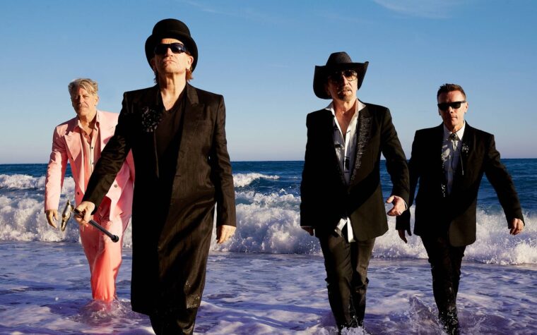 U2 nommé Personne de l'année 2027 par MusiCares : « C'est un tel honneur » U2 nommé Personne de l'année 2027 par MusiCares : « C'est un tel honneur »