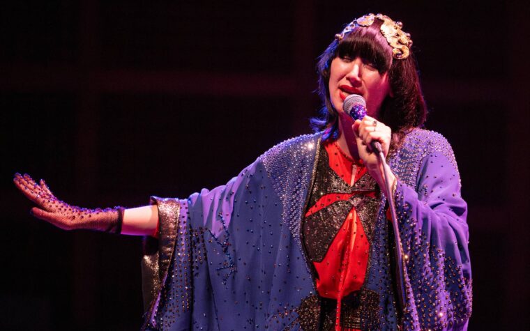 Yeah Yeah Yeahs annonce la sortie de l'album « Hidden In Pieces Live At The Royal Albert Hall » Yeah Yeah Yeahs annonce la sortie de l'album « Hidden In Pieces Live At The Royal Albert Hall »