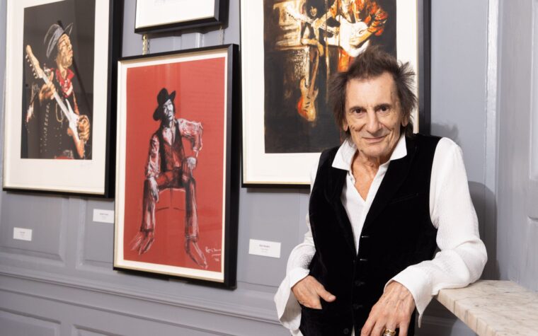 Ronnie Wood parle de la nouvelle exposition de Jimi Hendrix et des espoirs de la tournée des Rolling Stones : « Quand mes compagnons diront 'Allons-y', je serai prêt » Ronnie Wood parle de la nouvelle exposition de Jimi Hendrix et des espoirs de la tournée des Rolling Stones : « Quand mes compagnons diront 'Allons-y', je serai prêt »