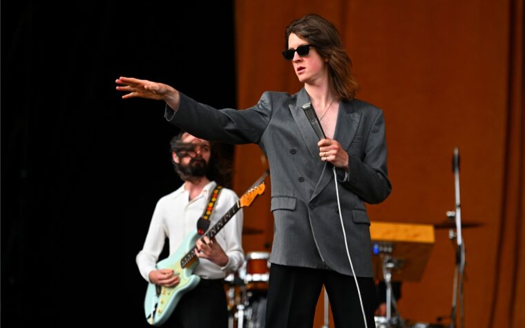 Blossoms sur le fait d'être pris en sandwich entre les Beatles et Johnny Marr dans une bataille de charts : « Nous sommes en bonne compagnie, n'est-ce pas ? » Blossoms sur le fait d'être pris en sandwich entre les Beatles et Johnny Marr dans une bataille de charts : « Nous sommes en bonne compagnie, n'est-ce pas ? »