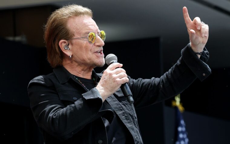 Bono de U2 qualifie les réductions du DOGE d'Elon Musk d'« inadmissibles », affirmant que le Parti républicain a été « détourné » Bono de U2 qualifie les réductions du DOGE d'Elon Musk d'« inadmissibles », affirmant que le Parti républicain a été « détourné »