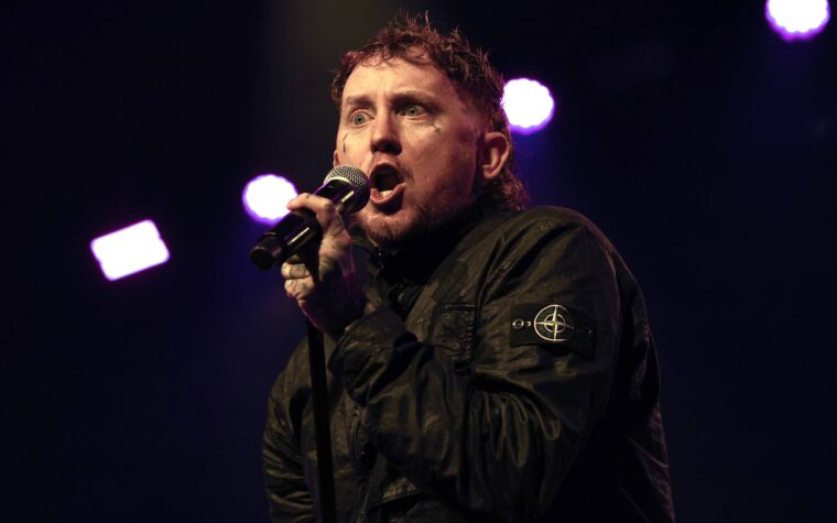Frank Carter éjecte un homme du concert des Sex Pistols après une dispute réservée aux femmes : « Ce n'est pas votre expérience vécue, alors taisez-vous ! » Frank Carter éjecte un homme du concert des Sex Pistols après une dispute réservée aux femmes : « Ce n'est pas votre expérience vécue, alors taisez-vous ! »