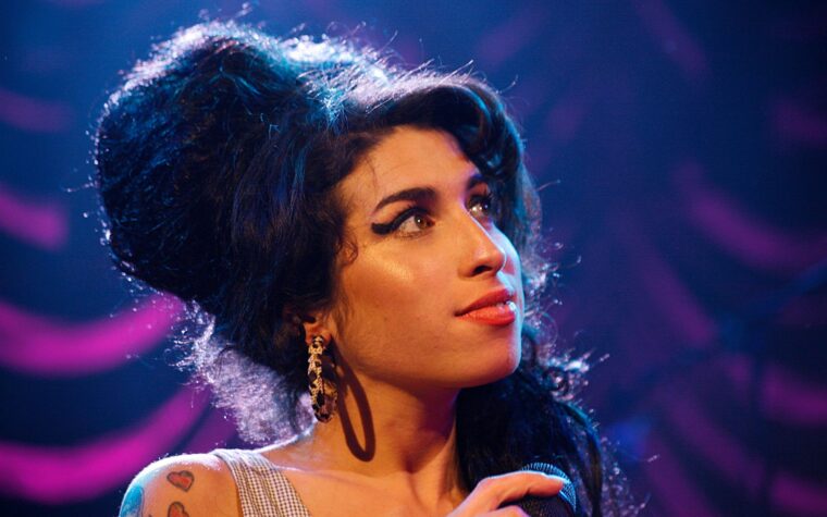 L'interview perdue d'Amy Winehouse refait surface : « L'idée de mourir sans jamais laisser ma marque, c'était ma plus grande peur » L'interview perdue d'Amy Winehouse refait surface : « L'idée de mourir sans jamais laisser ma marque, c'était ma plus grande peur »