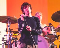 Regardez Turnstile faire ses débuts dans « Saturday Night Live » avec le medley « Birds » et « I Care/Dull »